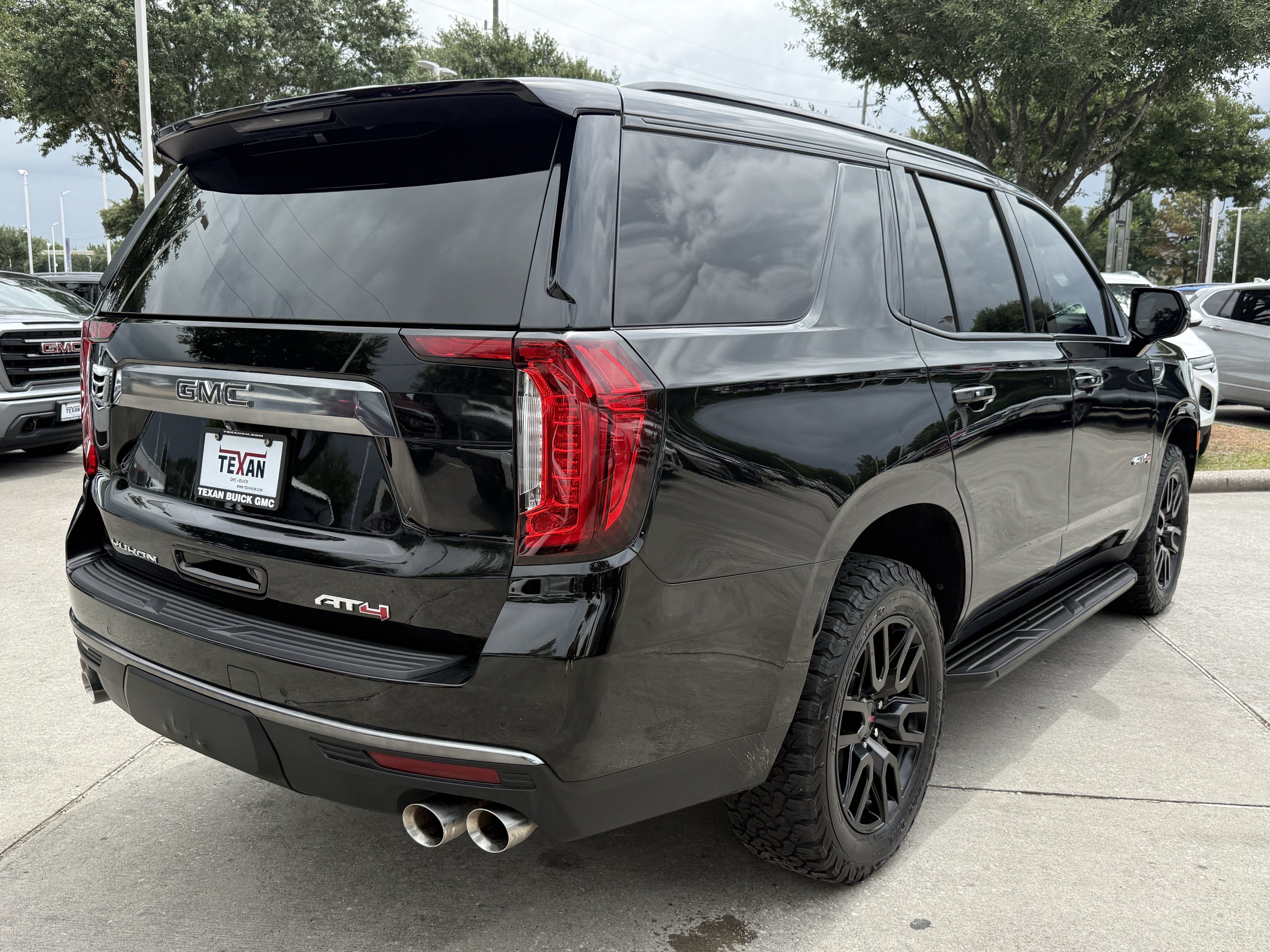 Used 2023 GMC Yukon AT4 w/ Max Trailering Package AWD/4WD image 5