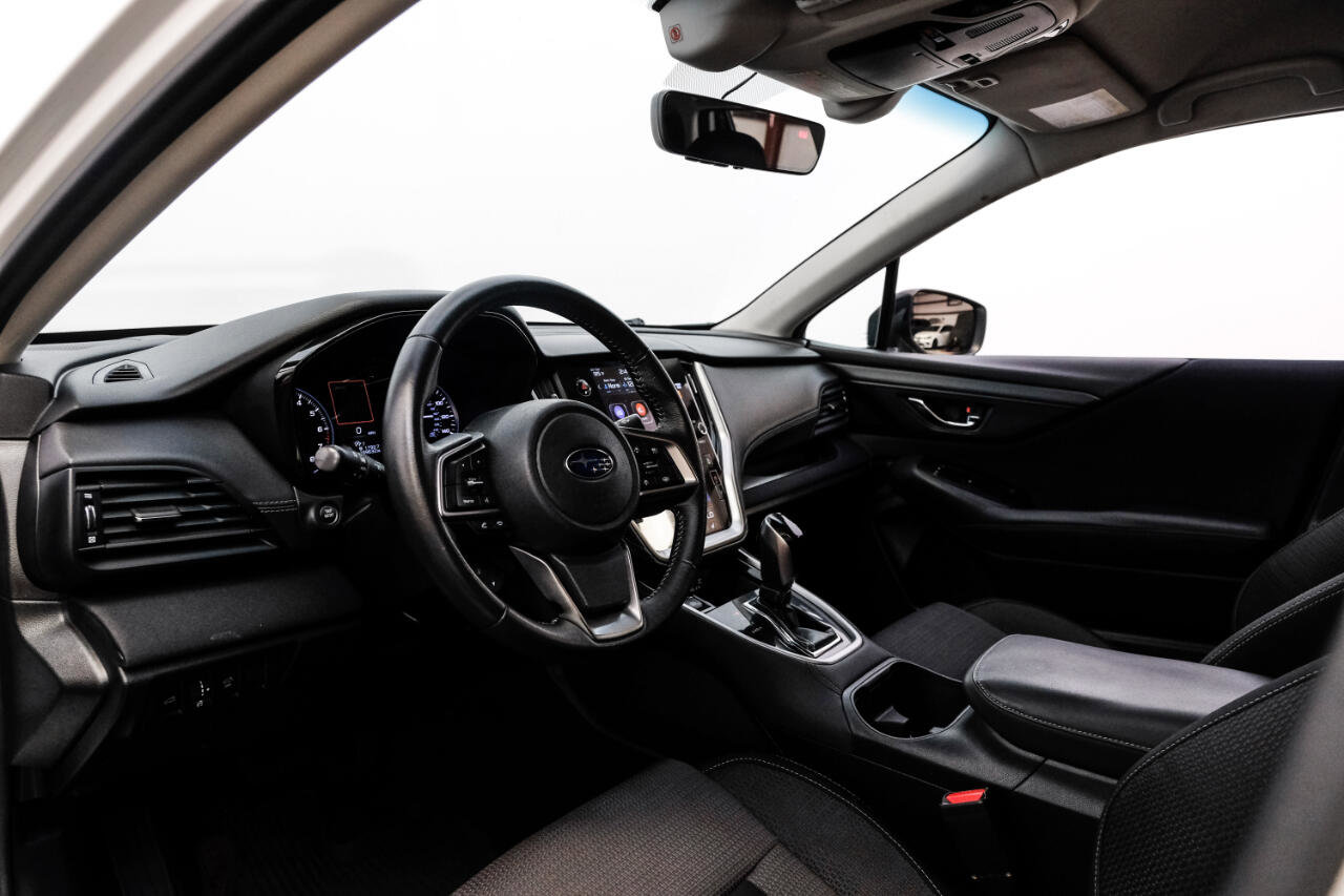 Used 2020 Subaru Outback Premium image 3