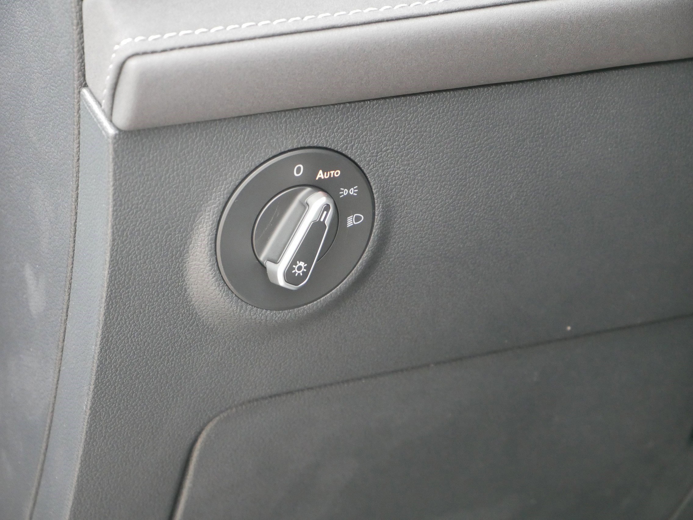 New 2025 Volkswagen Taos SE image 6