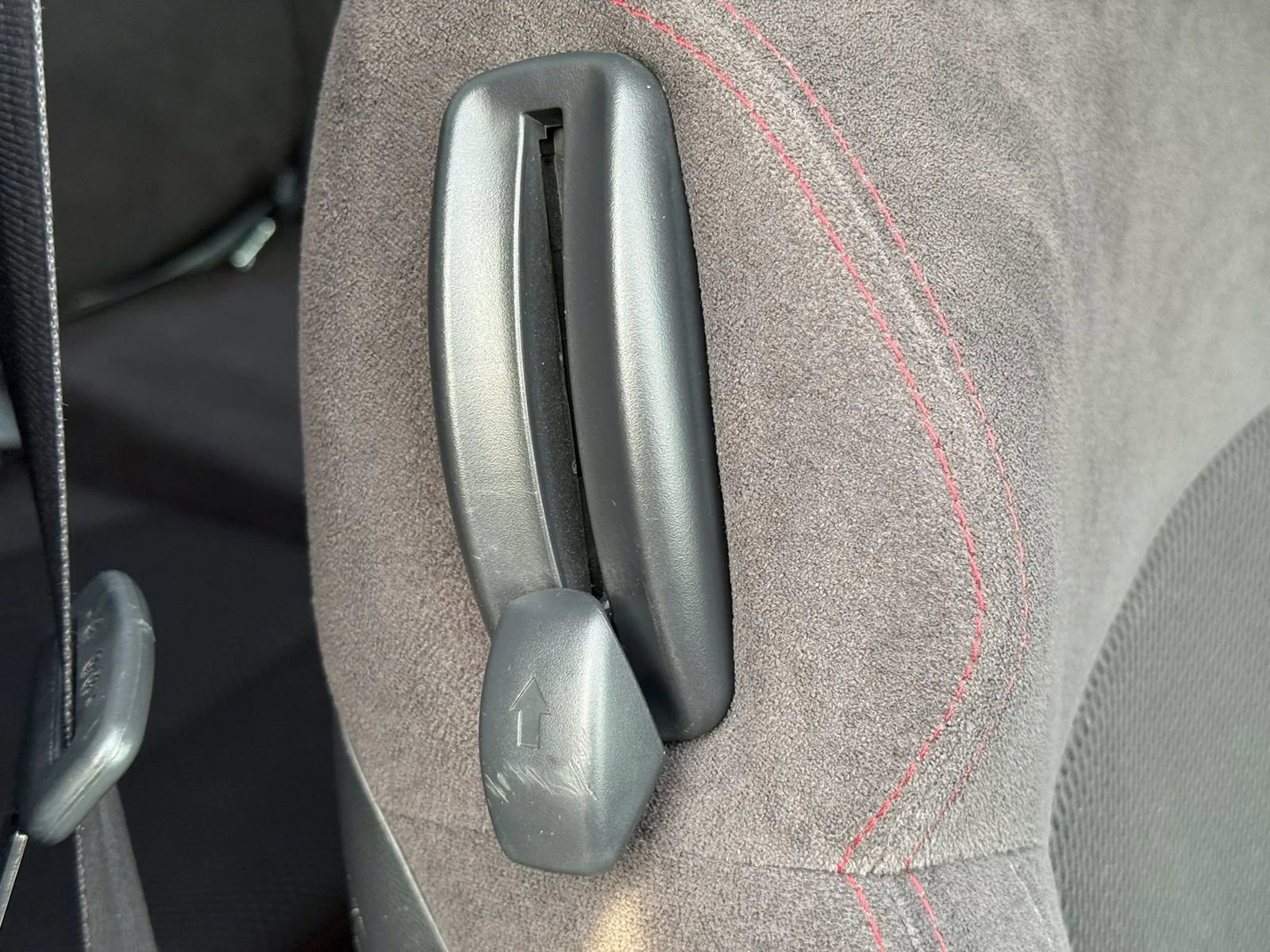 Used 2010 Kia Forte Koup SX image 39