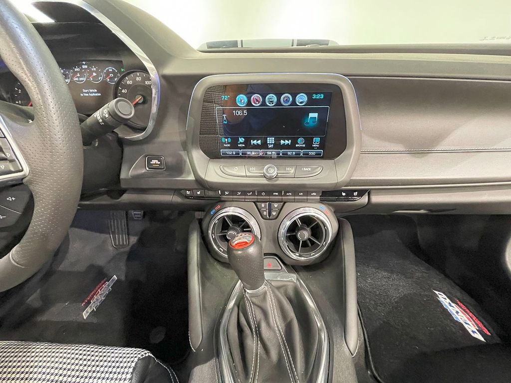 Used 2018 Chevrolet Camaro SS RWD image 66