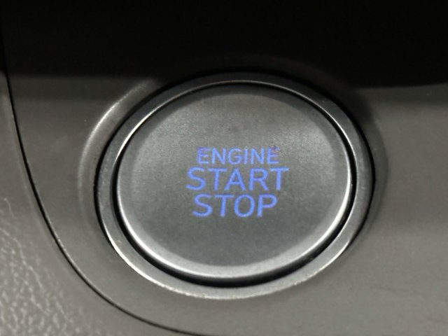 Used 2025 Hyundai Elantra SEL FWD image 33