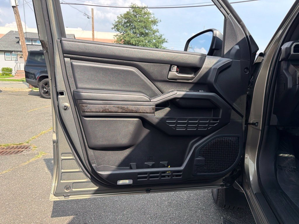 Used 2024 Toyota Tacoma Limited AWD/4WD image 29