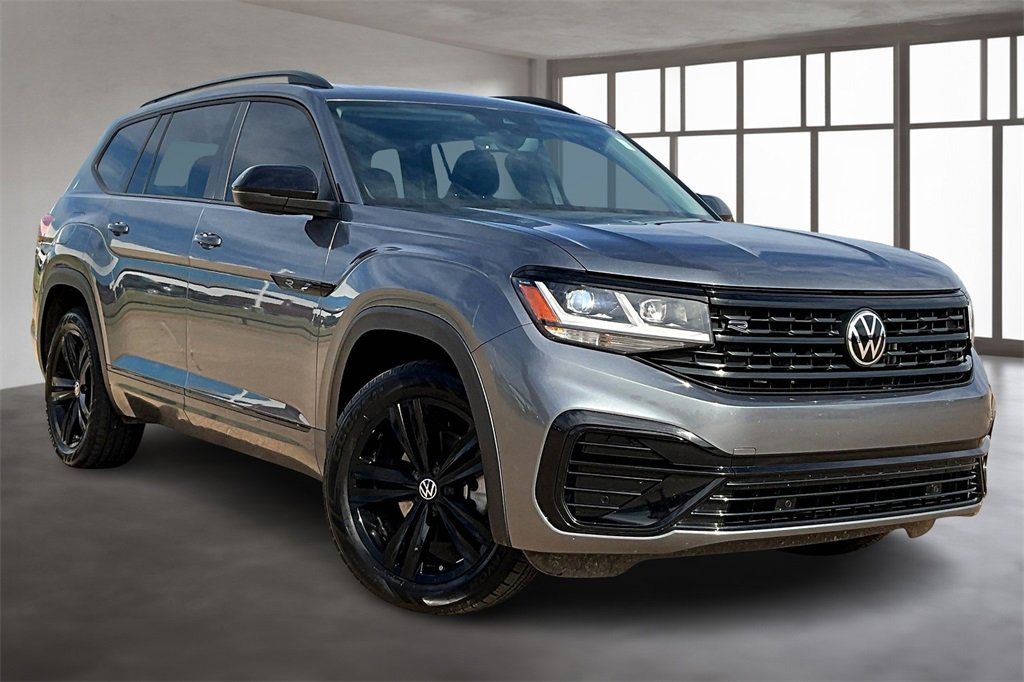 Used 2023 Volkswagen Atlas SEL R-Line image 11
