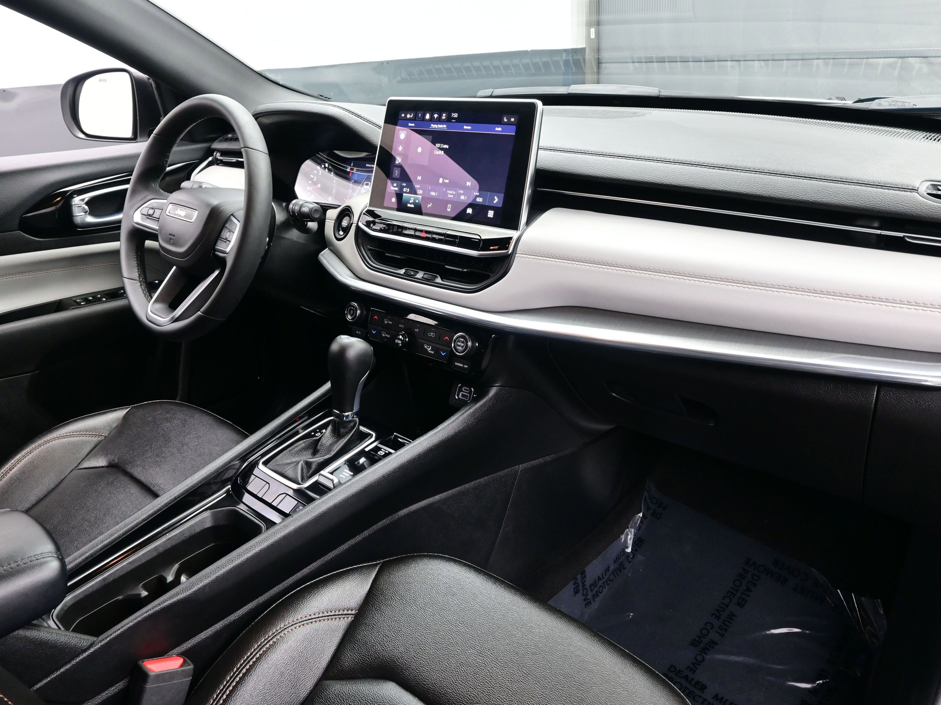 Used 2024 Jeep Compass Limited image 15