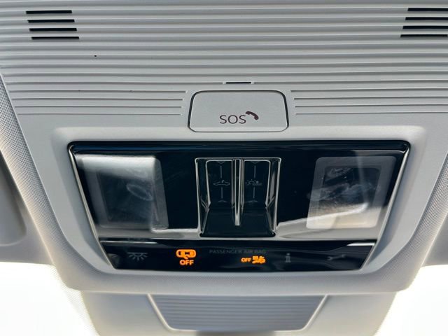 Certified 2025 Volkswagen Tiguan SE w/ Panoramic Sunroof Package image 38