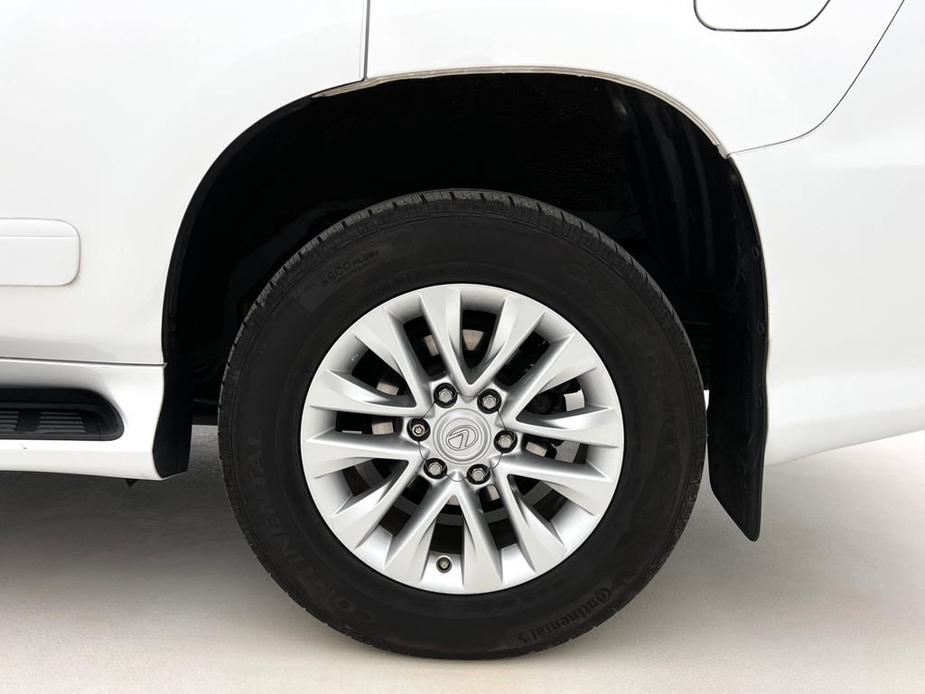 Used 2019 Lexus GX 460 image 28