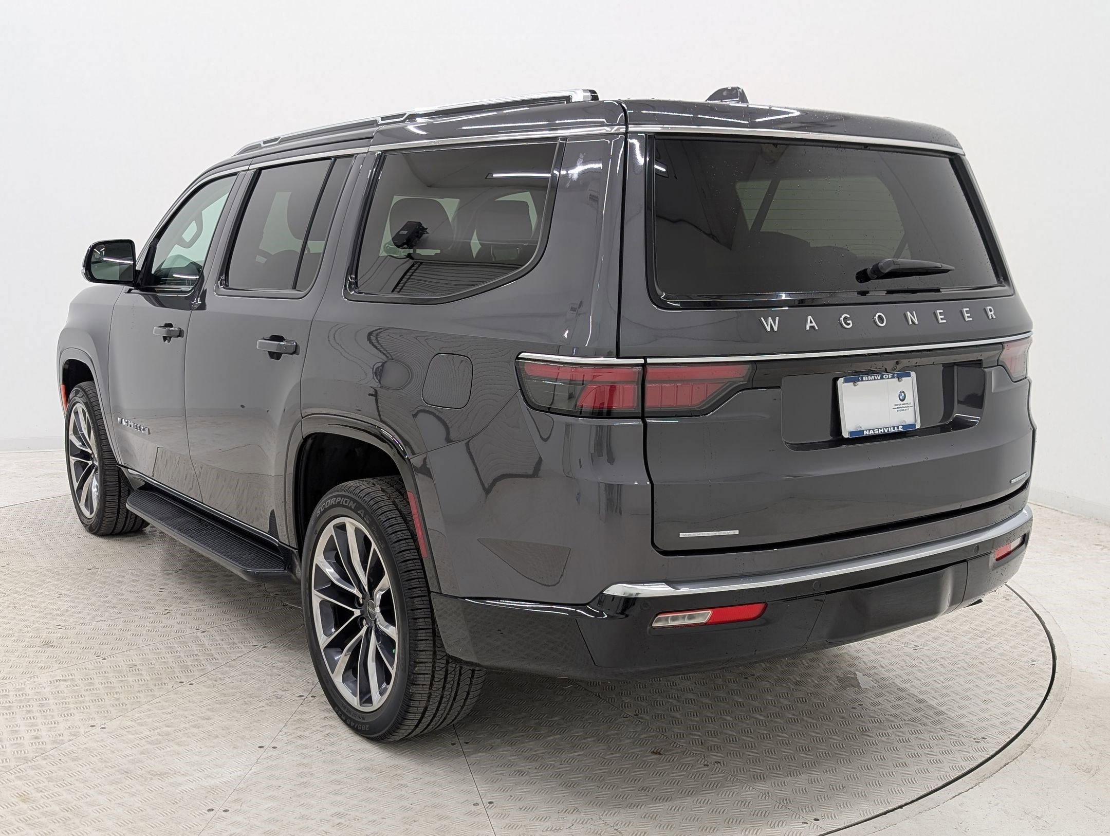 Used 2023 Jeep Wagoneer Series III w/ Preferred Equipment Group image 3