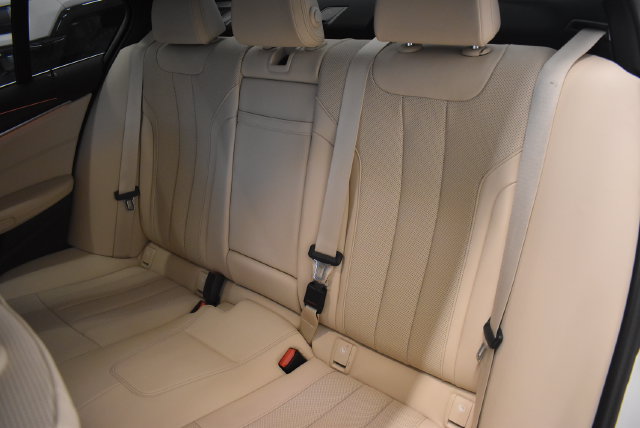 Used 2023 BMW 530i xDrive w/ Premium Package AWD/4WD image 7