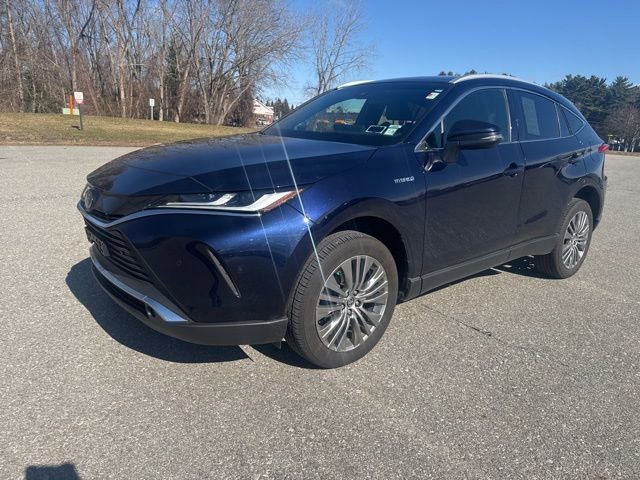 Used 2021 Toyota Venza XLE w/ Softex Package image 3