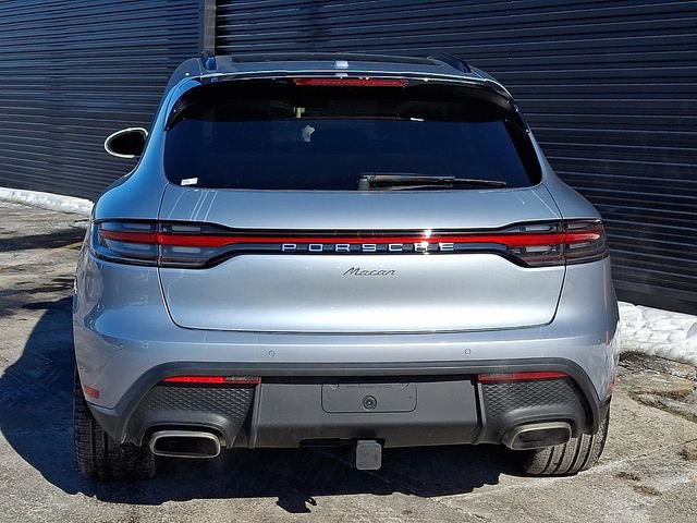 Certified 2025 Porsche Macan AWD/4WD image 6