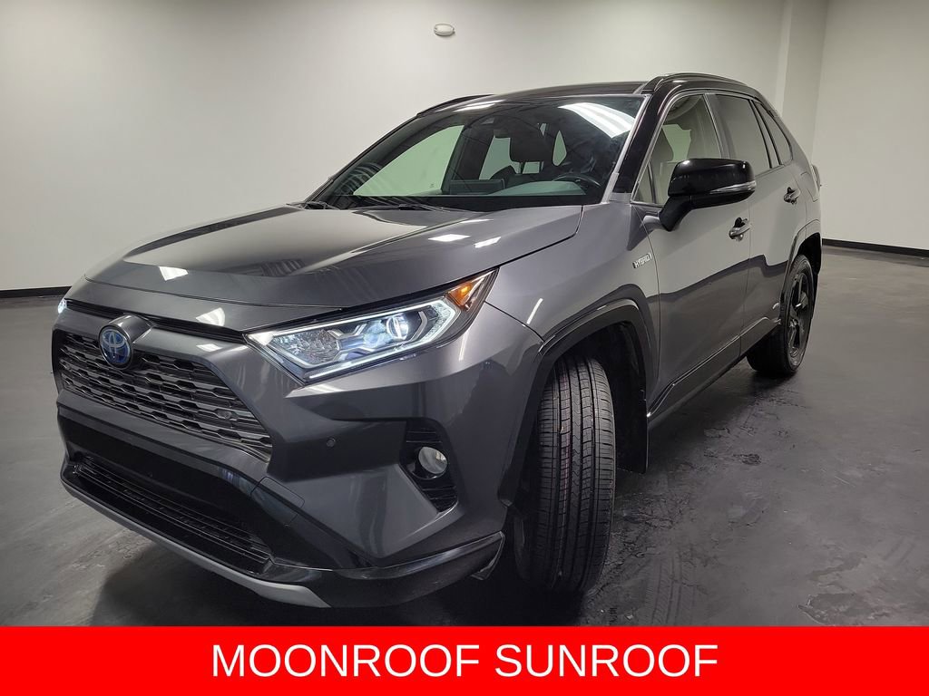 Used 2020 Toyota RAV4 XSE image 4