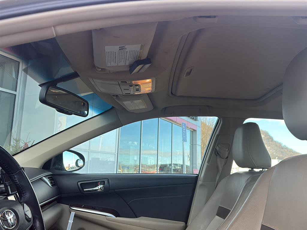 Used 2014 Toyota Camry XLE image 2