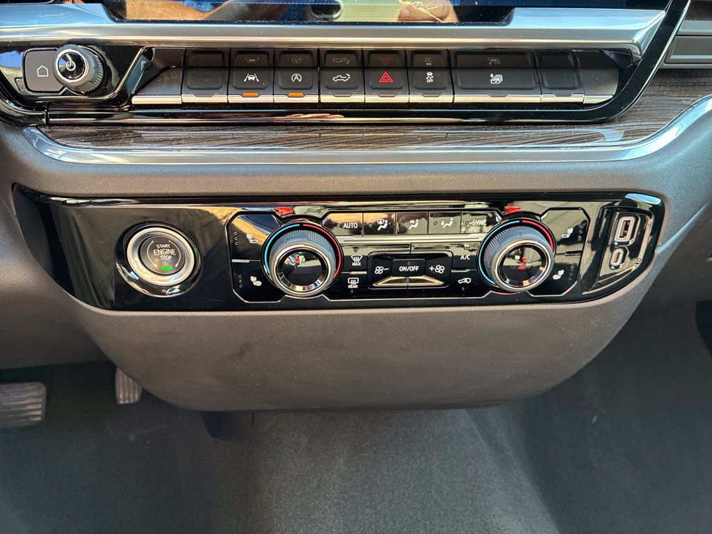 Used 2023 Chevrolet Silverado 1500 LT AWD/4WD image 19