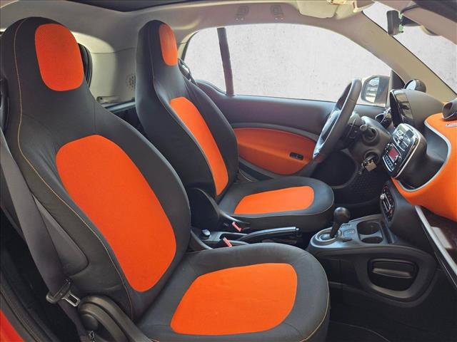 Used 2016 smart fortwo passion RWD image 17