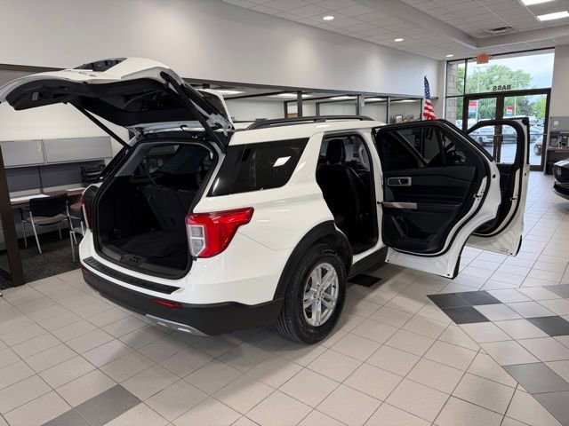 Used 2022 Ford Explorer XLT w/ Equipment Group 202A AWD/4WD image 27