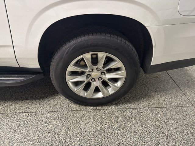 Used 2023 Chevrolet Suburban Premier image 7