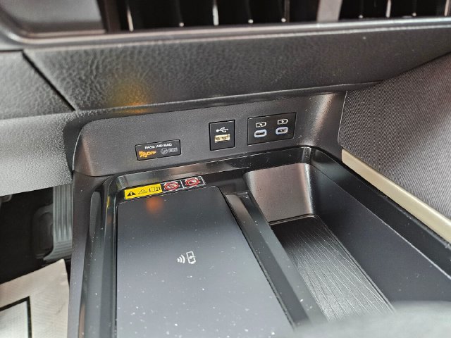 Used 2025 Toyota Camry LE FWD image 29