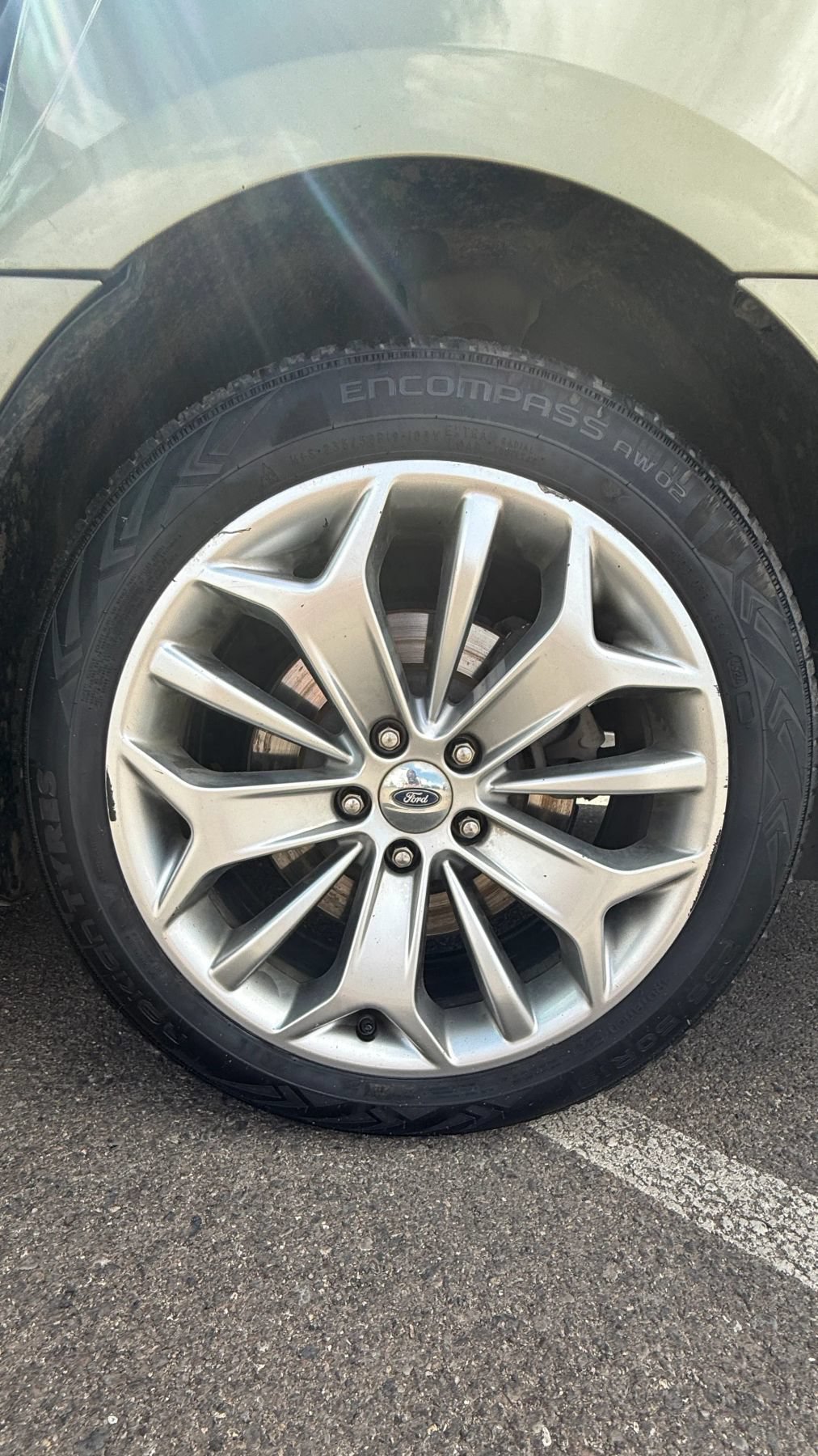 Used 2013 Ford Taurus Limited FWD image 25