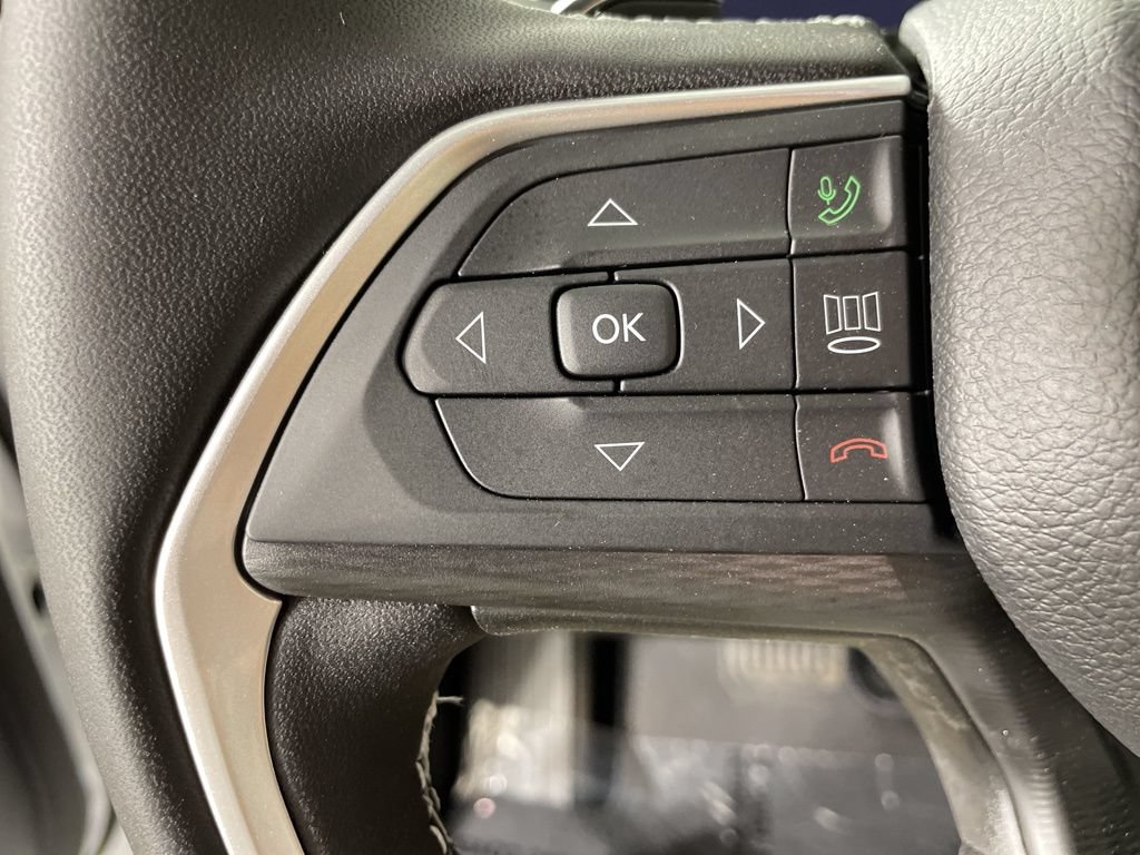 New 2025 Jeep Grand Cherokee Laredo X w/ Luxury Tech Group I AWD/4WD image 23