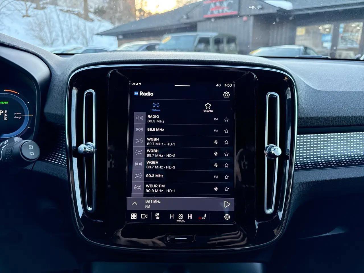 Used 2021 Volvo XC40 P8 Recharge w/ Climate Package image 43