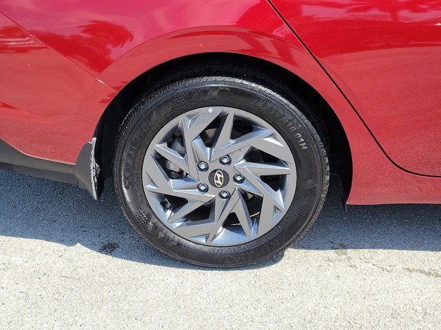 Certified 2024 Hyundai Elantra SEL FWD image 5