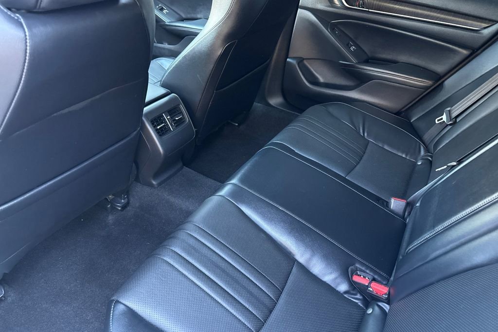 Certified 2018 Honda Accord Touring image 8