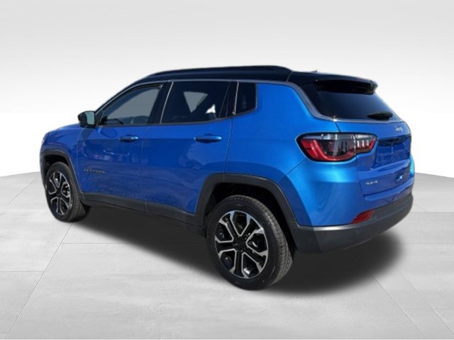 Used 2023 Jeep Compass Limited w/ Sun and Sound Group AWD/4WD image 2