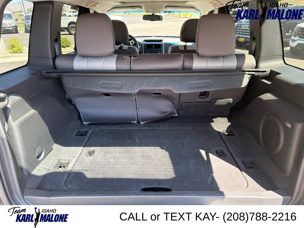 Used 2010 Jeep Liberty Renegade w/ Premium Group AWD/4WD image 7