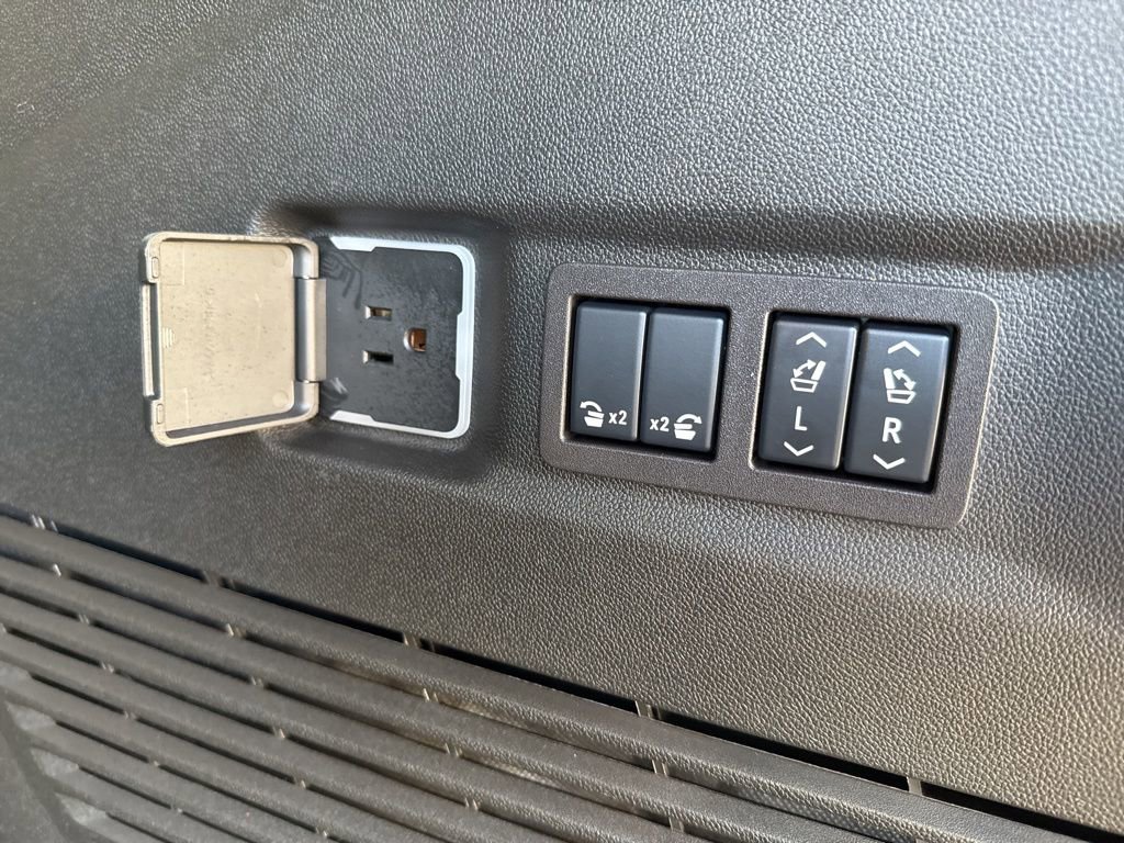 Certified 2024 GMC Yukon XL Denali image 56