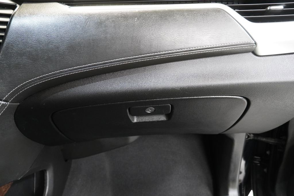 Used 2020 Chevrolet Suburban LT image 40