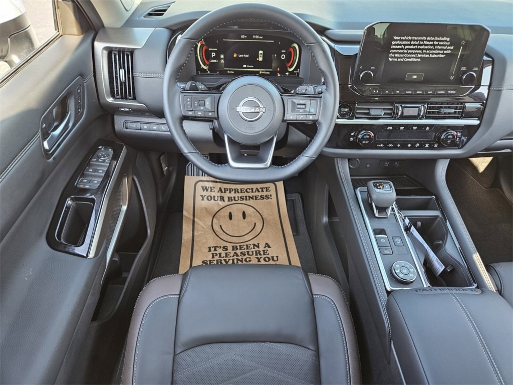 New 2025 Nissan Pathfinder Platinum image 6