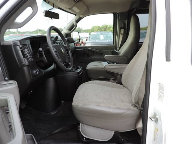 Used 2018 Chevrolet Express 3500 LT w/ LT Preferred Equipment Group RWD image 16