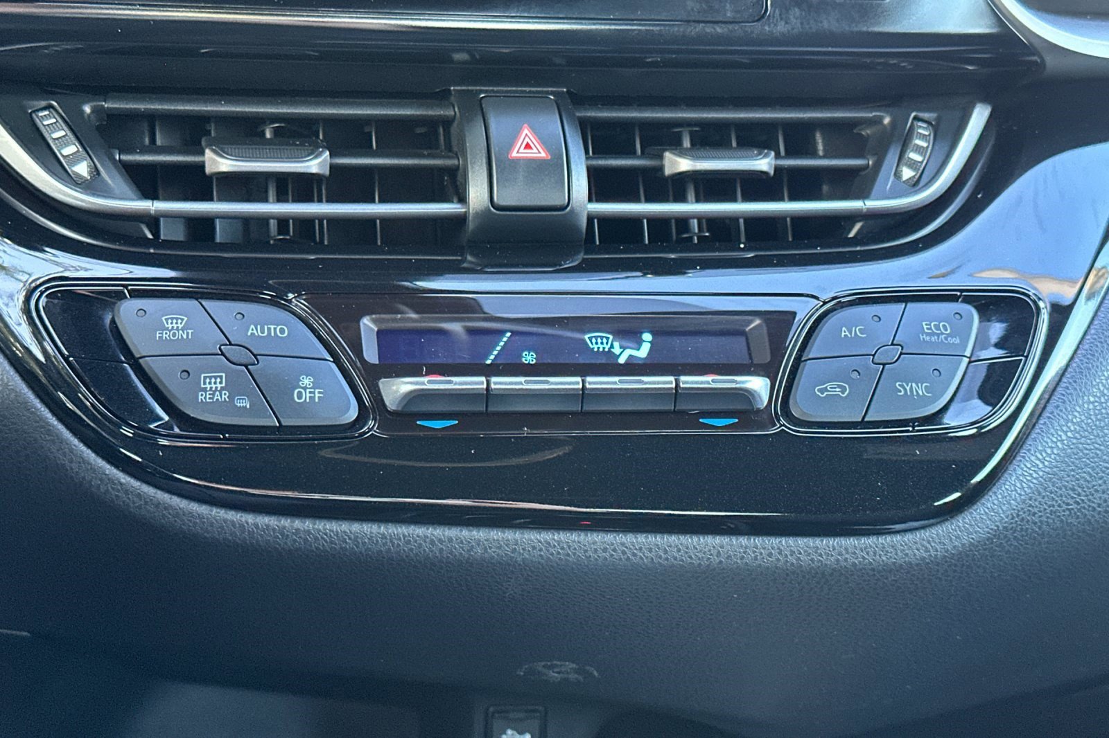 Used 2019 Toyota C-HR XLE image 25