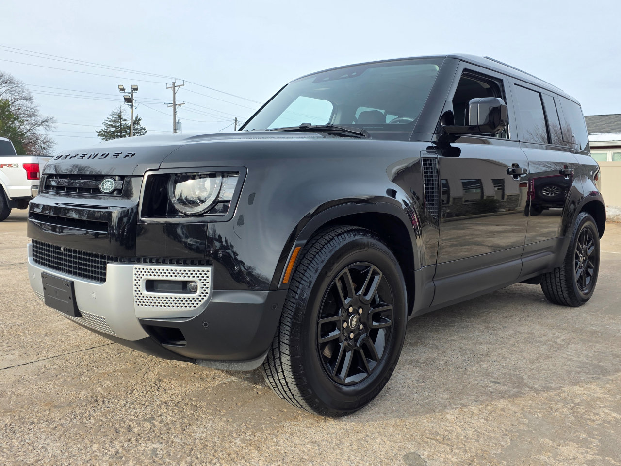 Used 2024 Land Rover Defender 110 S image 2