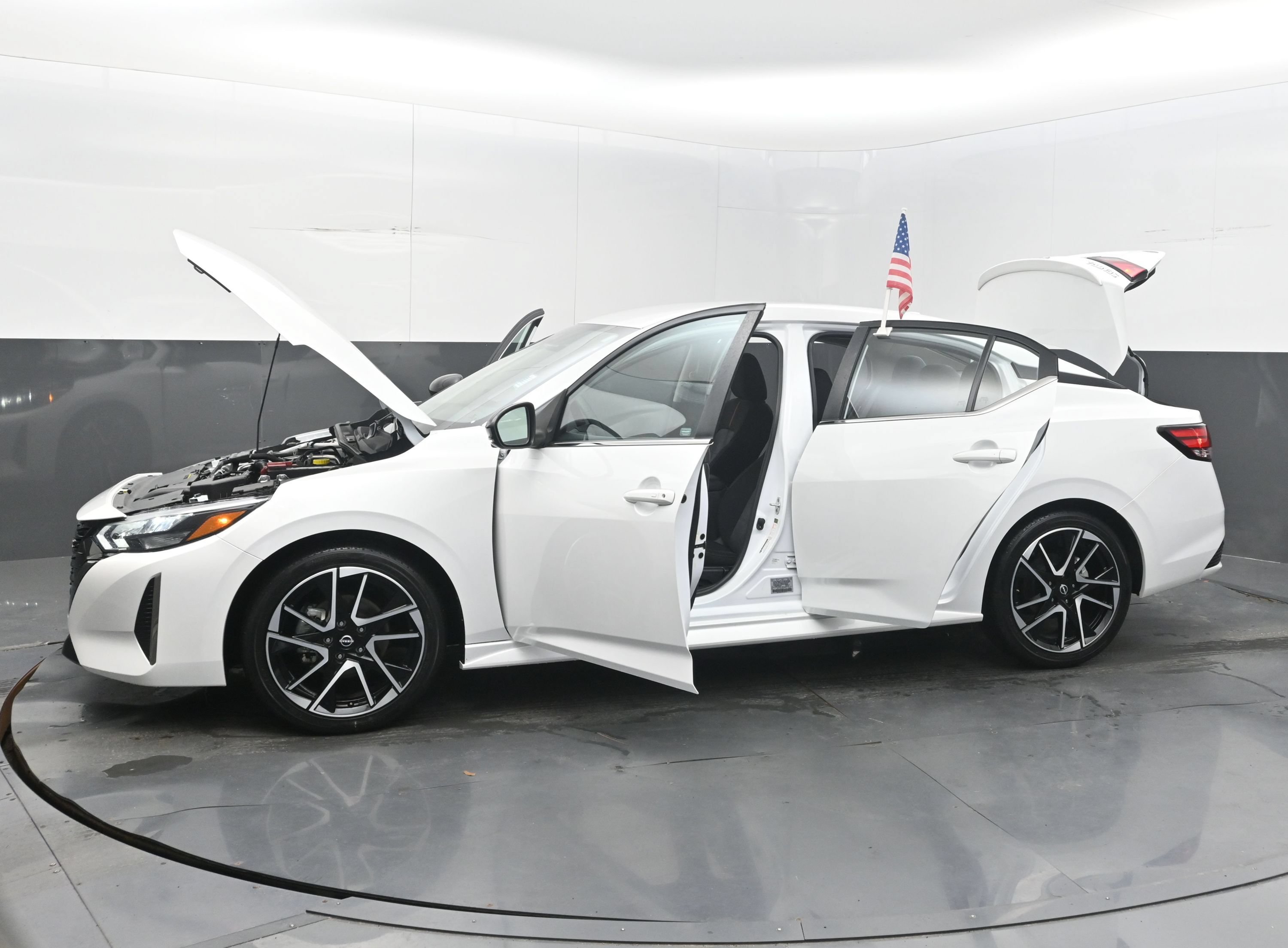 Used 2024 Nissan Sentra SR FWD image 46
