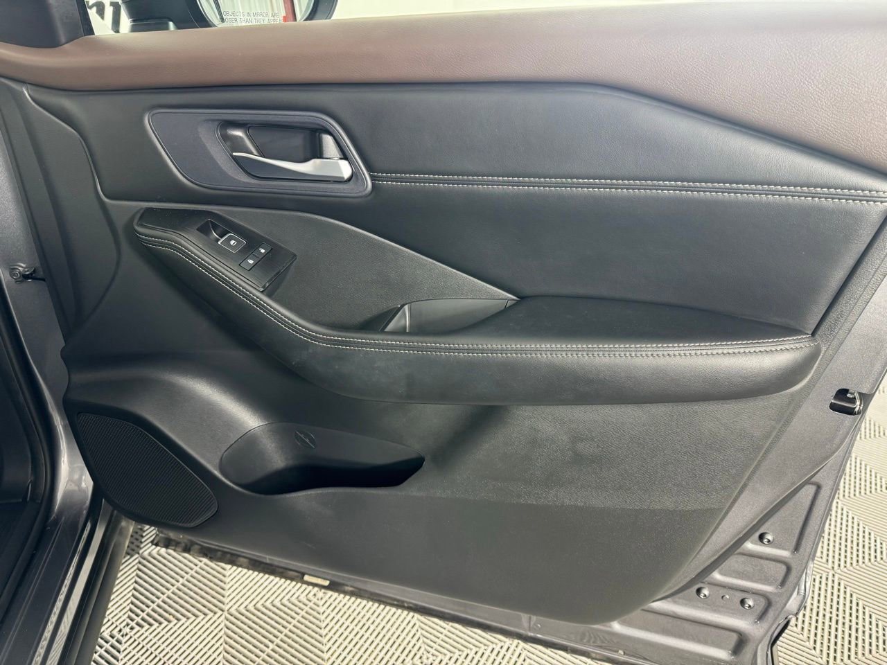 Used 2023 Nissan Rogue SL image 34