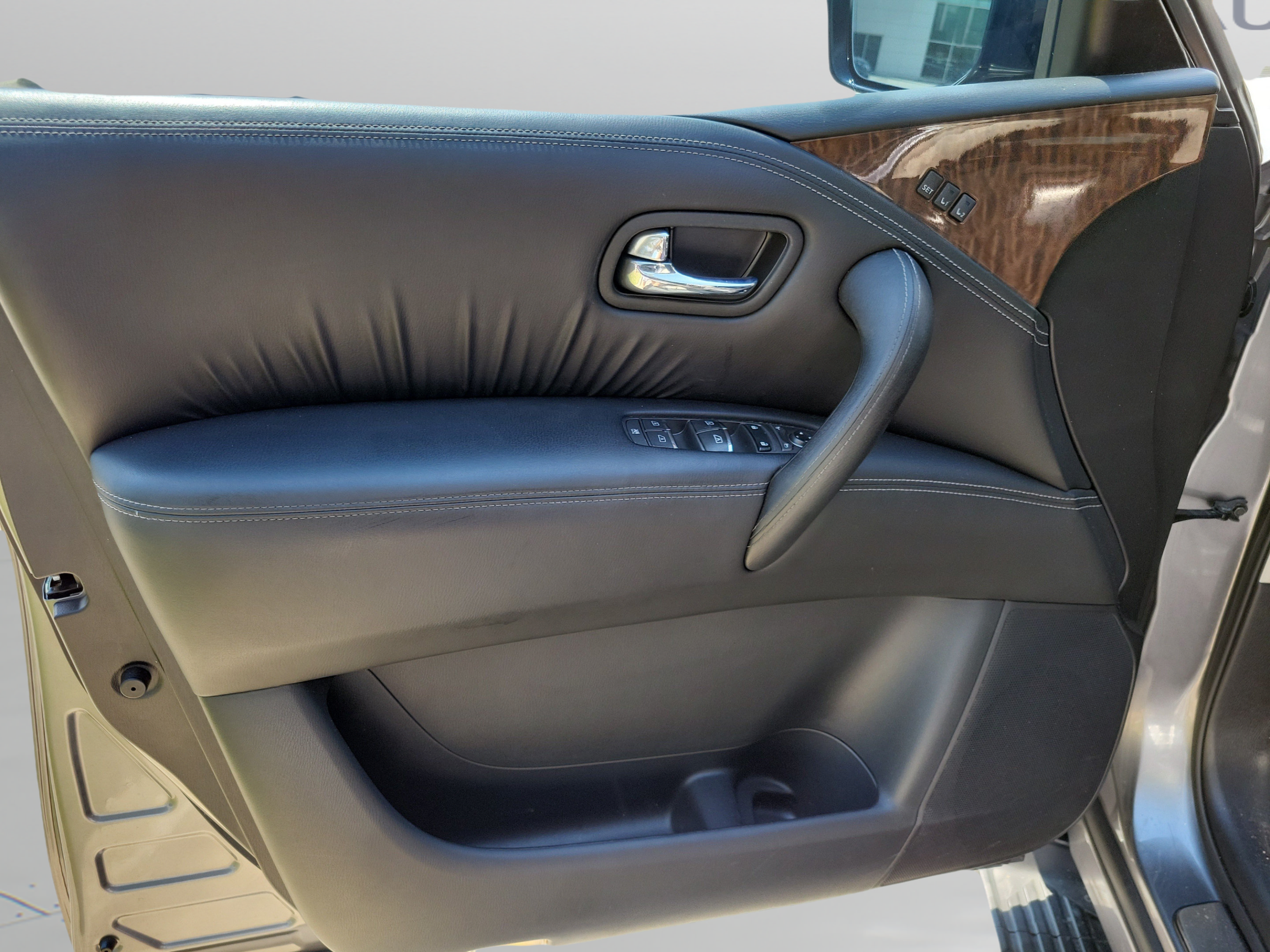 Used 2019 Nissan Armada SL w/ Premium Package RWD image 12