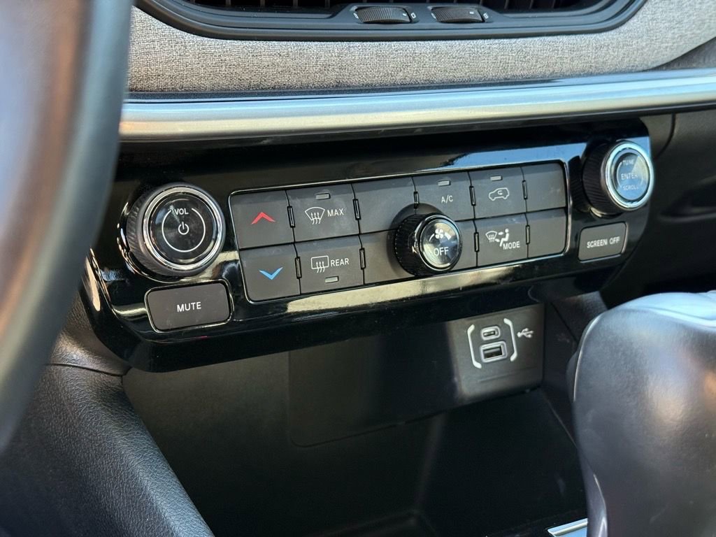 Used 2022 Jeep Compass Latitude image 24