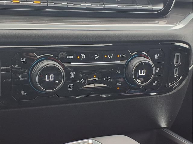 New 2026 Chevrolet Silverado 1500 High Country w/ High Country Premium Package AWD/4WD image 8