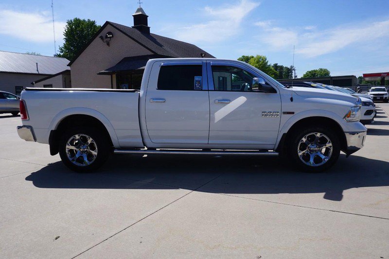 Used 2017 RAM 1500 Laramie w/ Convenience Group AWD/4WD image 2