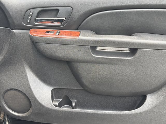 Used 2011 Chevrolet Suburban LTZ RWD image 14