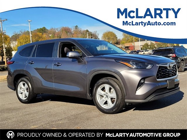 Used 2023 Toyota Highlander LE