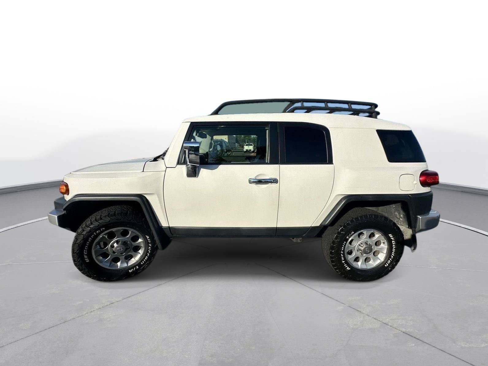 Used 2012 Toyota FJ Cruiser 4WD w/ Upgrade Pkg image 24