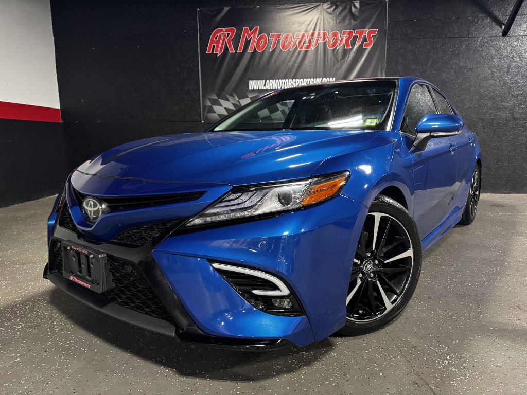 Used 2018 Toyota Camry XSE FWD image 1