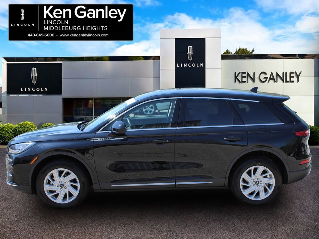 Used 2024 Lincoln Corsair AWD image 4