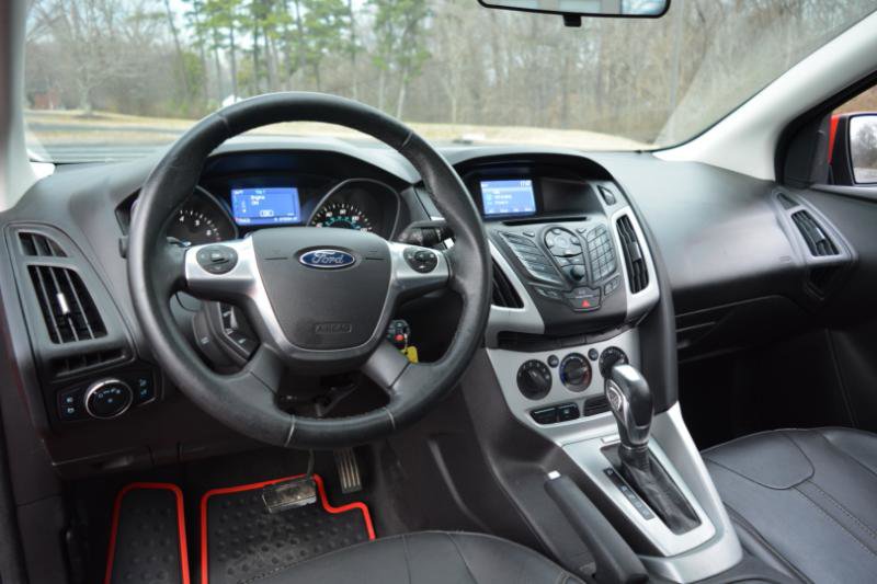 Used 2014 Ford Focus SE w/ Equipment Group 201A image 17
