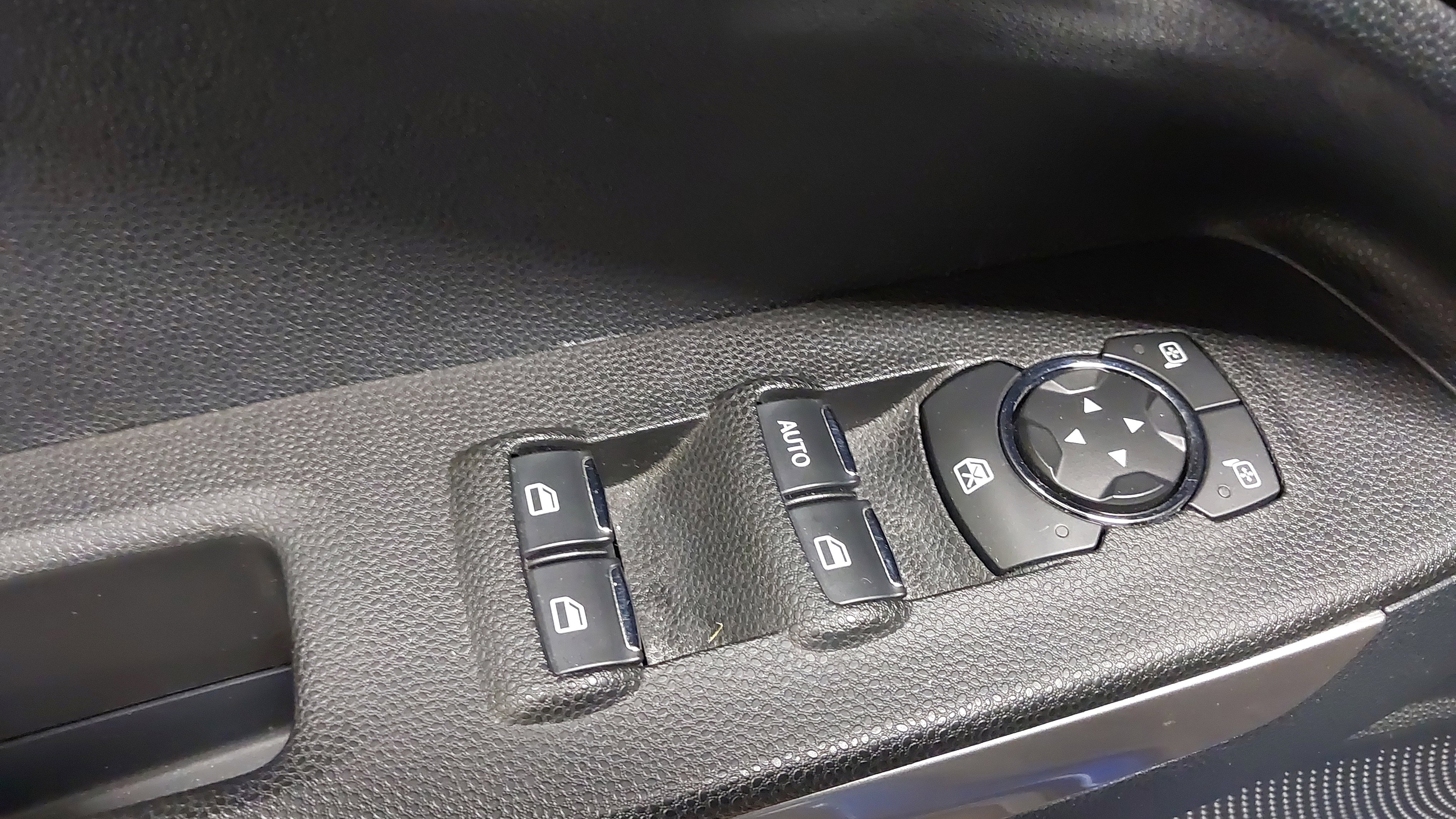 Used 2020 Ford EcoSport Titanium image 25