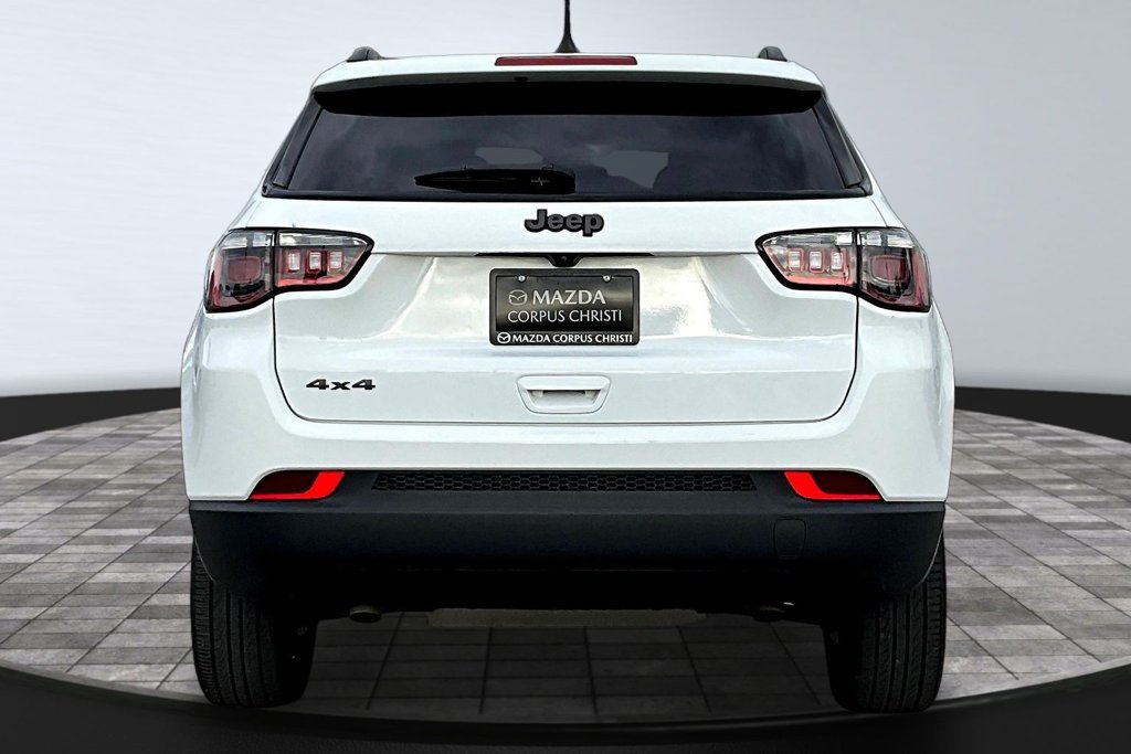 Used 2025 Jeep Compass Latitude w/ Altitude Special Edition AWD/4WD image 6