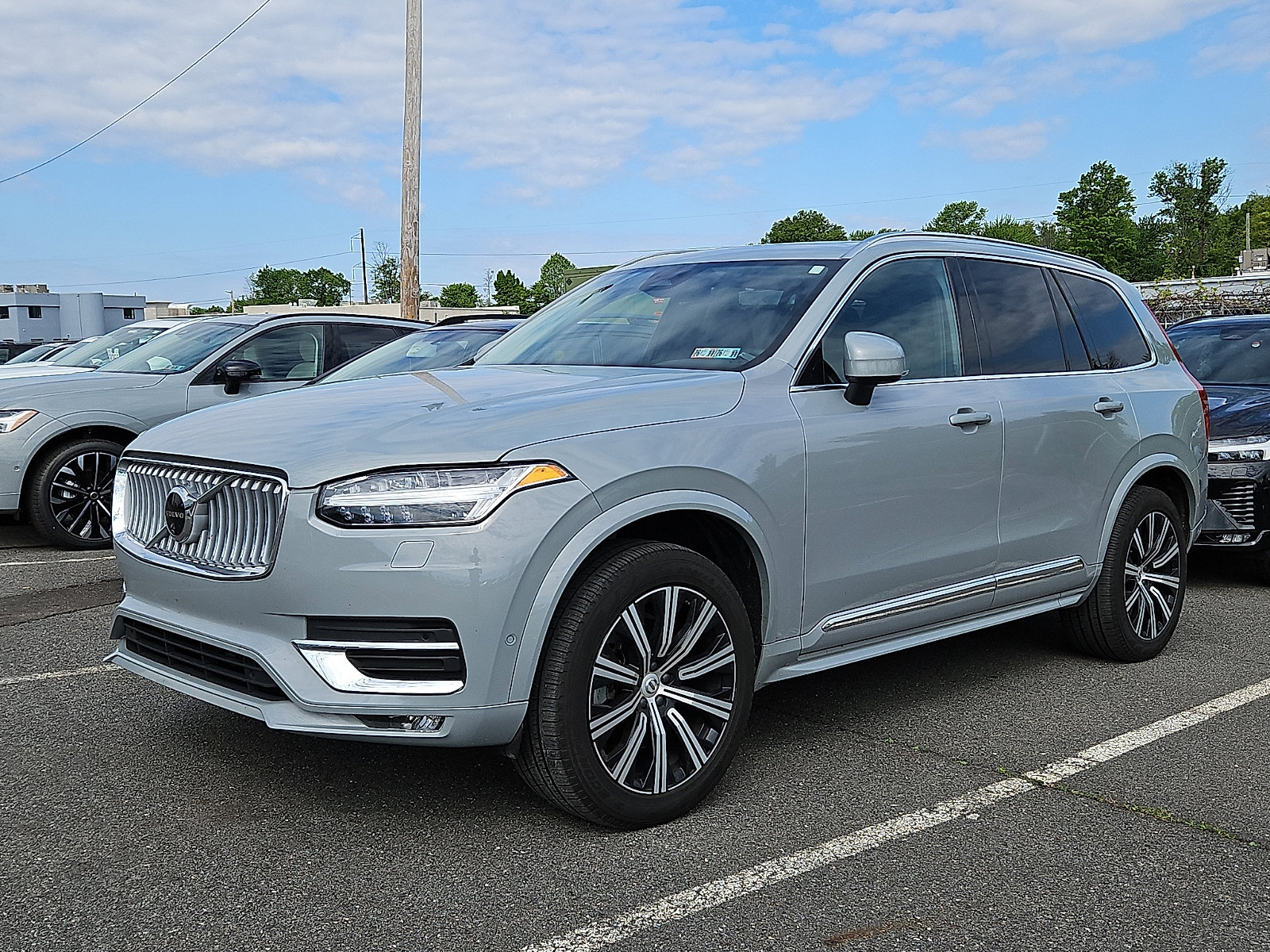 Used 2025 Volvo XC90 B6 Plus w/ Protection Package Premier AWD/4WD image 3